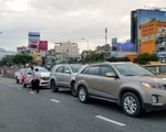 3 ôtô tông nhau trên cầu vượt Hàng Xanh, xe cộ kẹt cứng