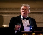 Ông Trump lại lên Twitter đòi Hàn Quốc trả thêm chi phí quốc phòng