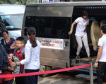 Phụ huynh lo lắng, Trường Gateway kiểm tra từng học sinh đi xe đến trường