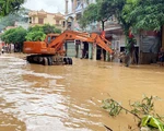 Đi ăn cưới về qua cầu tràn, gia đình 3 người bị lũ cuốn trôi