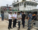 Hải quân cứu 46 ngư dân mắc cạn ở vùng biển Trường Sa