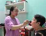 Đôi mắt của mẹ, giảng đường cho con