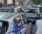 Bộ giao thông vẫn muốn xe taxi công nghệ phải có hộp đèn 