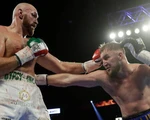 Bị đấm rách mí mắt, Tyson Fury vẫn đánh bại Otto Wallin