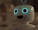 Video: Robot trò chuyện, làm bạn với con người trong những lúc cô đơn