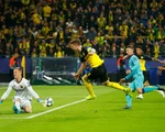Thủ thành Stegen tỏa sáng, Barca ‘thoát chết’ trước Dortmund