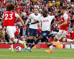 Arsenal hòa Tottenham dù bị đối thủ dẫn trước hai bàn