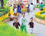Còn anh, còn em, tình thương còn ở lại