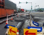 Sau mưa, đường nối cao tốc Đà Nẵng - Quảng Ngãi lộ đầy ổ gà, sống trâu
