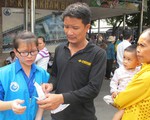 "Xưa phát túi nilon dọn gọn rác, nay lại phải truyền thông hạn chế dùng"