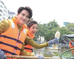 Nhiều nghệ sĩ vớt rác trên kênh Nhiêu Lộc
