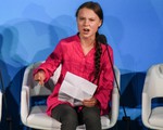 ‘Cô bé môi trường’ Greta Thunberg chụp ảnh cùng khủng bố IS?
