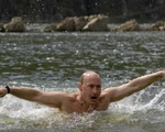 Vì sao Tổng thống Putin không hút thuốc?