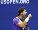 Thắng ngược ‘tàu tốc hành’, ‘tiểu Federer’ vào bán kết Mỹ mở rộng