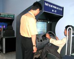 Sát hạch lý thuyết lái xe ô tô: Vì sao phải tăng số câu hỏi theo hạng GPLX?