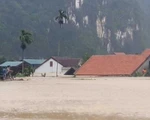 Miền Trung chìm trong biển nước, hơn 15.000 nhà bị ngập