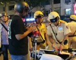Người nước ngoài đi ngược chiều, không nhường đường vì... bắt chước người Việt