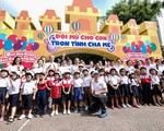 Đi bộ vận động toàn dân ‘đội mũ bảo hiểm cho trẻ em’