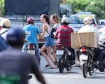 Người nước ngoài vi phạm luật giao thông: Khách hành xử sai, phải xem lại chủ nhà