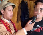 Hai lái thuyền trên sông bị phạt tiền vì vi phạm nồng độ cồn
