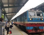 Trưởng tàu nhường chỗ nghỉ cho hai hành khách đi tàu SE4 trùng vé