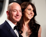 Mất 10 tỉ USD một năm, Jeff Bezos vẫn là người giàu nhất thế giới