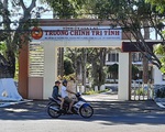 Đi Trung Quốc học nghiên cứu sinh, giảng viên trường chính trị đem về bằng tiến sĩ... giả