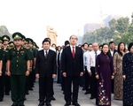 Lãnh đạo TP.HCM viếng nghĩa trang liệt sĩ TP nhân dịp tết Canh Tý