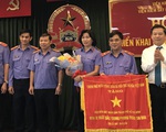 Viện Kiểm sát nhân dân TP.HCM nhận cờ thi đua của Chính phủ