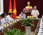 "Đau lòng" khi công nhân xây nhà ở trái phép bị cưỡng chế