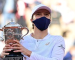 Thắng dễ Kenin, tay vợt 19 tuổi Swiatek vô địch Roland Garros