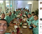 Vừa đăng ảnh ăn tối cùng tuyển Bồ Đào Nha, Ronaldo bị phát hiện nhiễm COVID-19