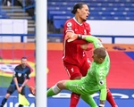 Làm Van Dijk lên bàn mổ, Pickford vẫn thoát án treo giò từ FA