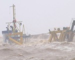 Thủ tướng: Khẩn trương cứu nạn 10 thuyền viên gặp nạn ở biển Cửa Việt