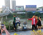 Đừng chờ có vắcxin mới làm du lịch
