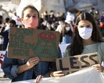 6 thanh thiếu niên kiện 33 nước châu Âu về biến đổi khí hậu