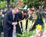 Lãnh đạo TP.HCM dâng hương tưởng niệm cố Chủ tịch nước, Đại tướng Lê Đức Anh