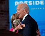 Thắng phiếu cử tri đoàn, ông Biden chỉ trích ông Trump 