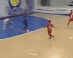 Video: Pha gắp bóng ghi bàn "tuyệt đỉnh kungfu" gây sốt trên sân futsal