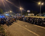 Hàng trăm thanh niên tụ tập đua xe trên cầu Cần Thơ