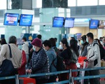 Hai hành khách Trung Quốc ở Nội Bài không chịu lên máy bay về nước