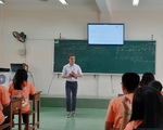Sinh viên Pháp đến Việt Nam dạy toán