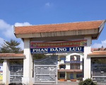 Học sinh cấp III cho vay nặng lãi trong trường