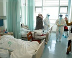 Vũ Hán cách ly bắt buộc 14 ngày với những người khỏi bệnh
