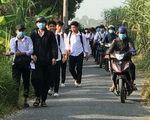 Sáng nay 3-2, nhiều học sinh đến trường được cho về