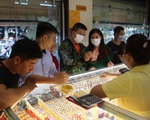 Lên 45 triệu đồng/lượng, giá vàng trong nước vẫn thấp hơn thế giới