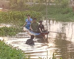 Công an lội kênh tìm vật chứng vụ Tuấn 