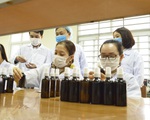 Trường đại học Hàng hải điều chế 20.000 chai nước rửa tay cho cán bộ, sinh viên
