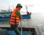 Cứu hộ 11 thuyền viên tàu bị sóng đánh vỡ mạn thuyền trên biển