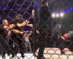 Trọng tài ăn đòn nhừ tử trên sàn đấu MMA vì...